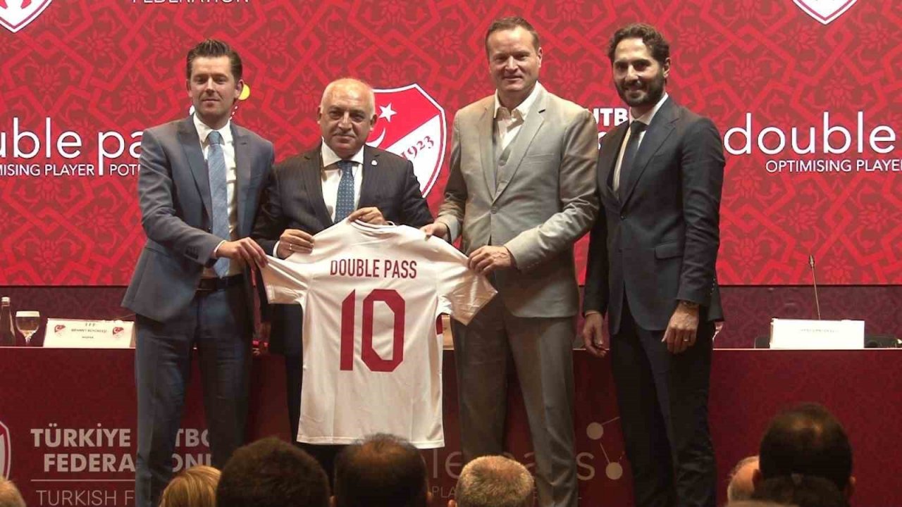 TFF’nin yeni projesi ’Futbol Akademileri’ için imzalar atıldı