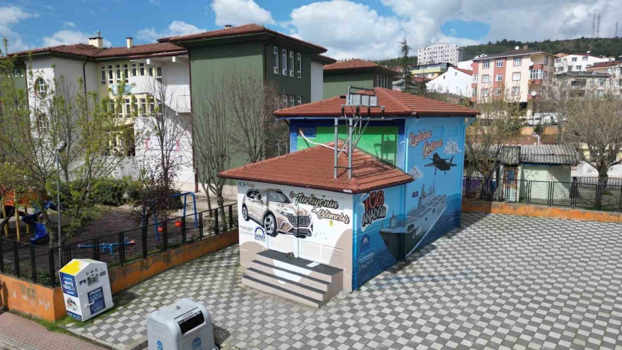 Trafo binası TOGG ve Kızılelma ile süslendi