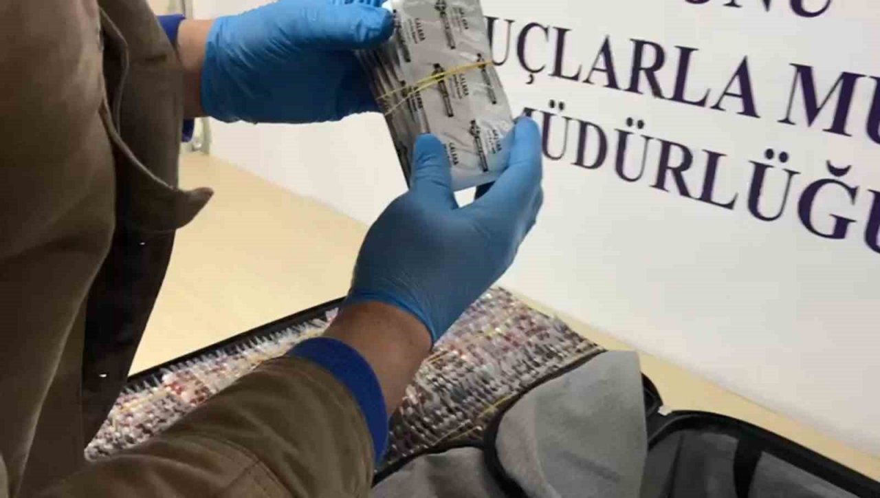 Bavulda binlerce sentetik ecza hapı çıktı: 2 tutuklama