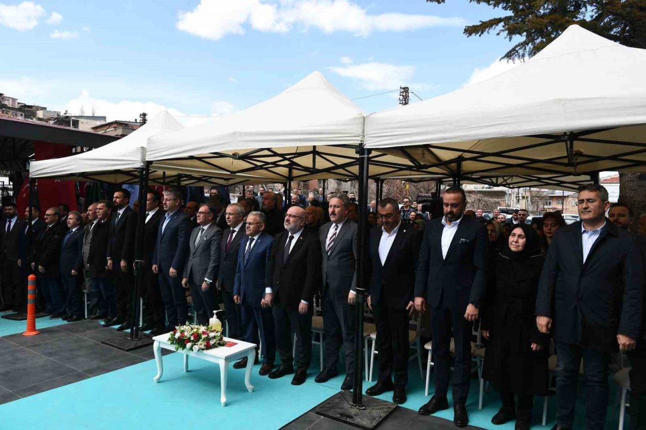 Başkan Büyükkılıç, 10’uncu kütüphaneyi açtı, yeni kütüphanelerin müjdesini verdi