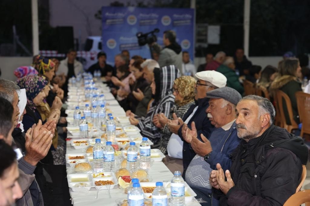 Marmaris Turgut Mahallesi sakinleri iftarda buluştu