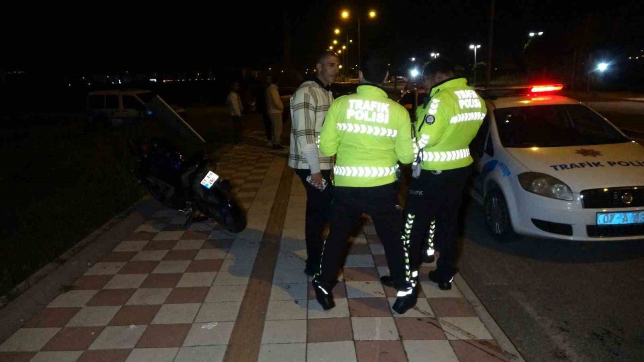 Motosikletteki kaskı başına takmadı, kazada ağır yaralandı