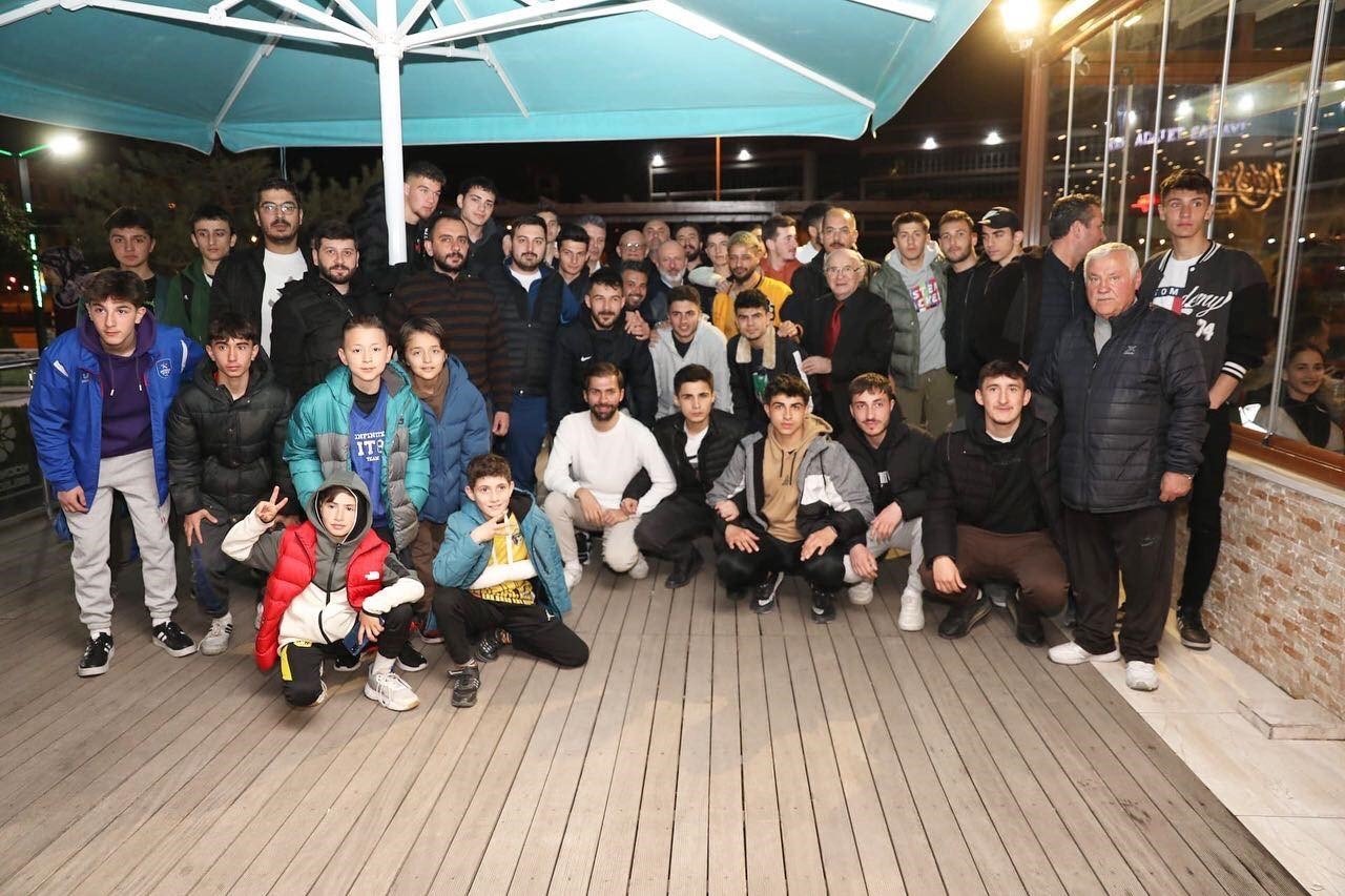 Başkan Çolakbayrakdar, ramazanın bereketini vatandaşlarla paylaşıyor