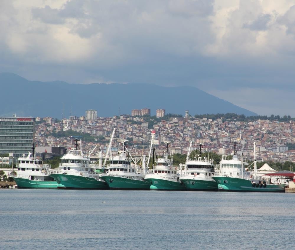 İç sularda av yasağı başladı