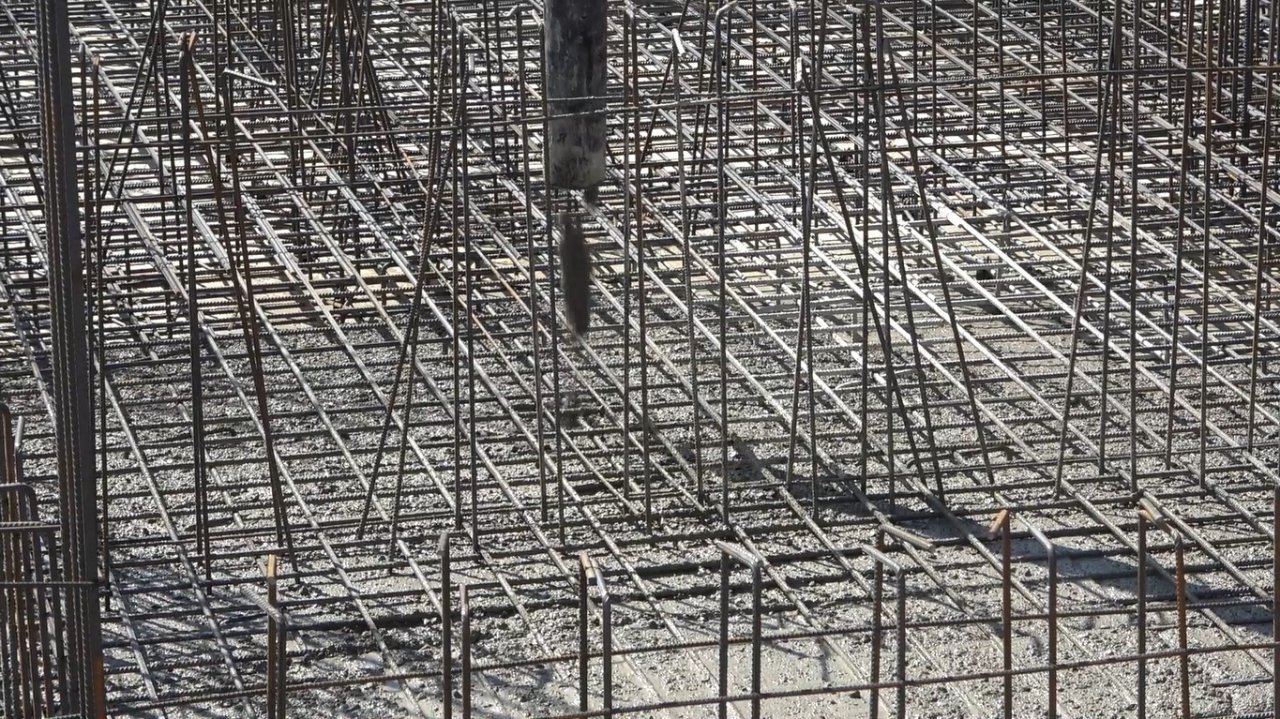 Temeller atıldı, köy evleri inşa ediliyor: Depremzedeler heyecanla yeni evlerinin tamamlanmasını bekliyor