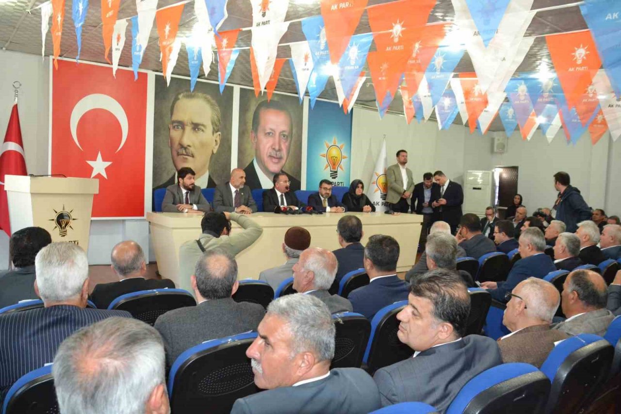 Bakan Bozdağ: “Kandil ve HDP’yi koyarsanız 9 Cumhurbaşkanı yardımcısı, bir başkan adayı yapıyor”