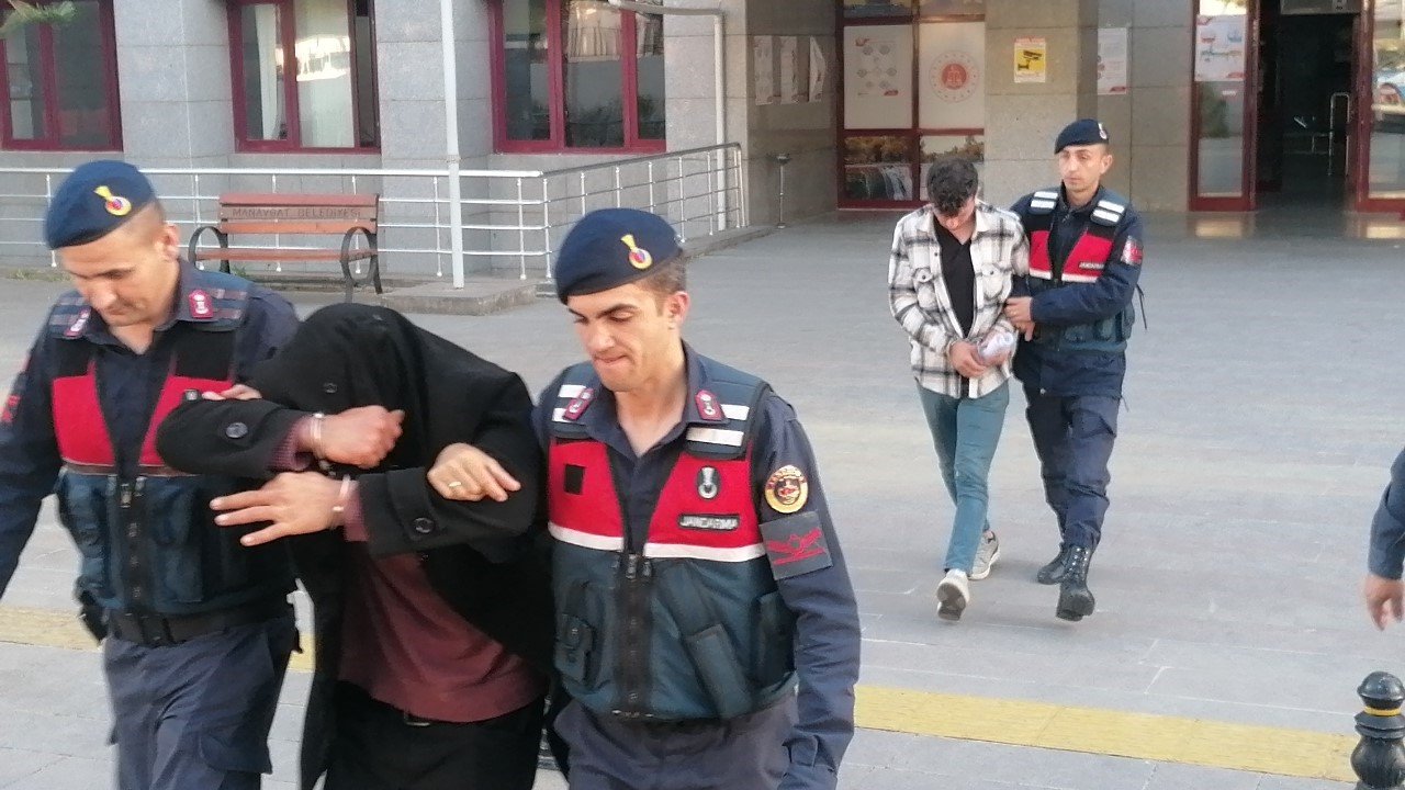 Azılı mazot hırsızları jandarmadan kaçamadı