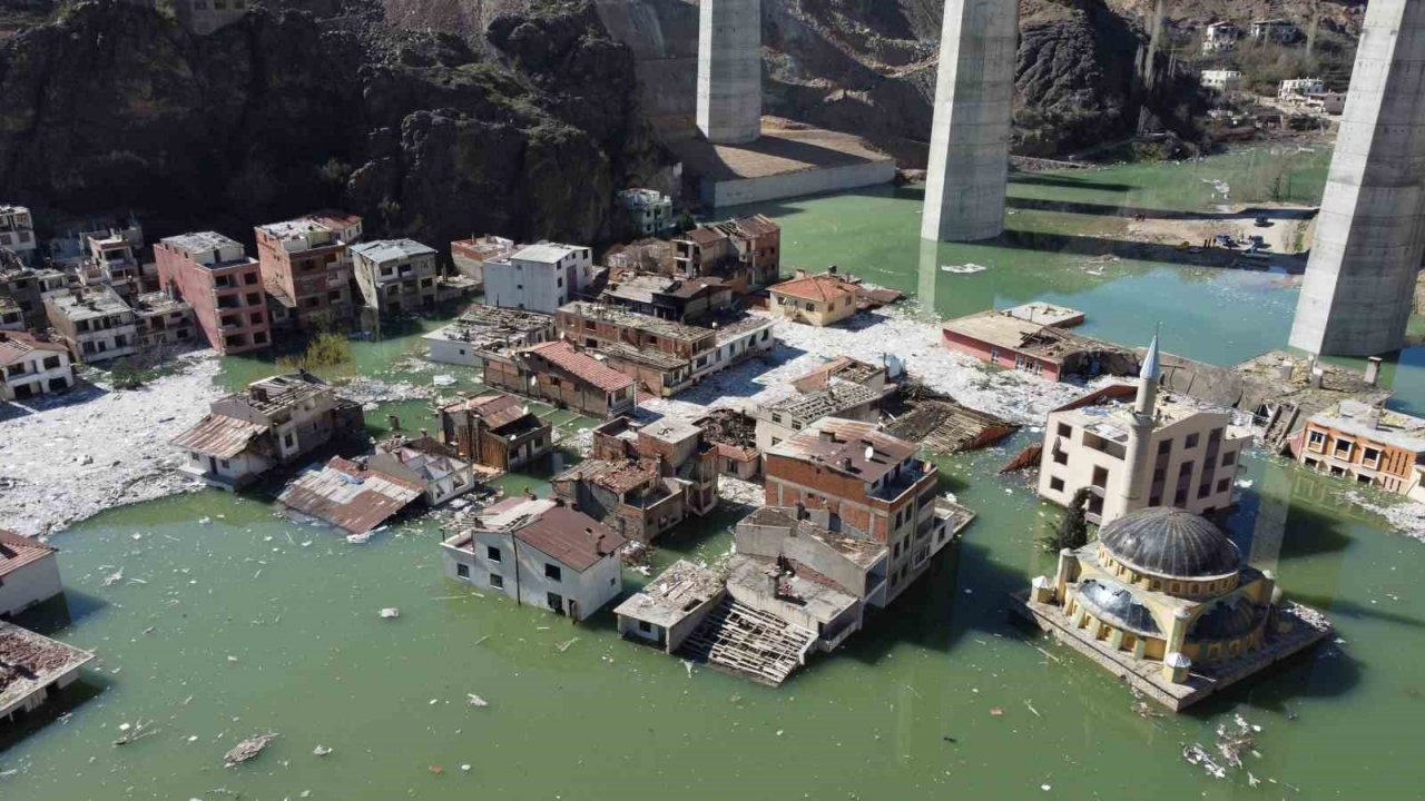 Yusufeli Barajı ve HES’te su yüksekliği 100 metreyi buldu