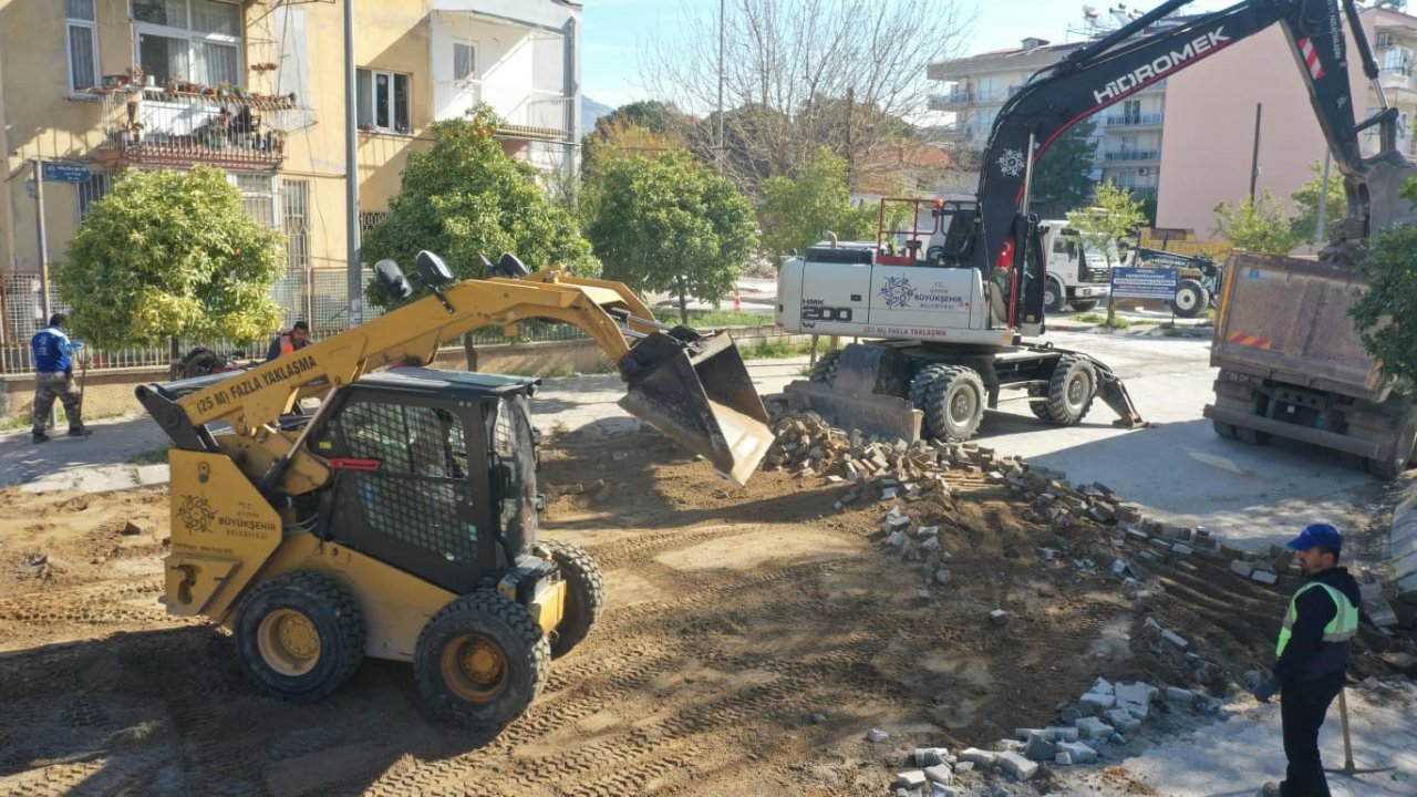 Aydın Büyükşehir Belediyesi Efeler’in yollarını yeniliyor