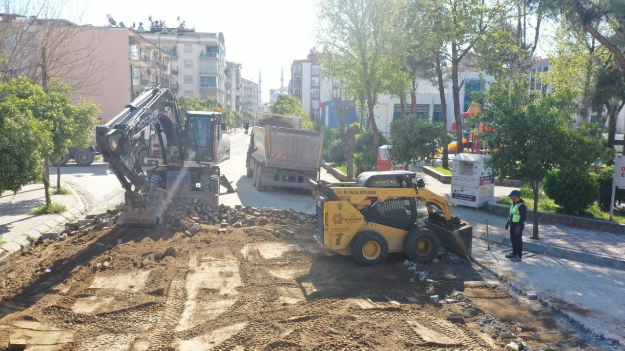 Aydın Büyükşehir Belediyesi Efeler’in yollarını yeniliyor