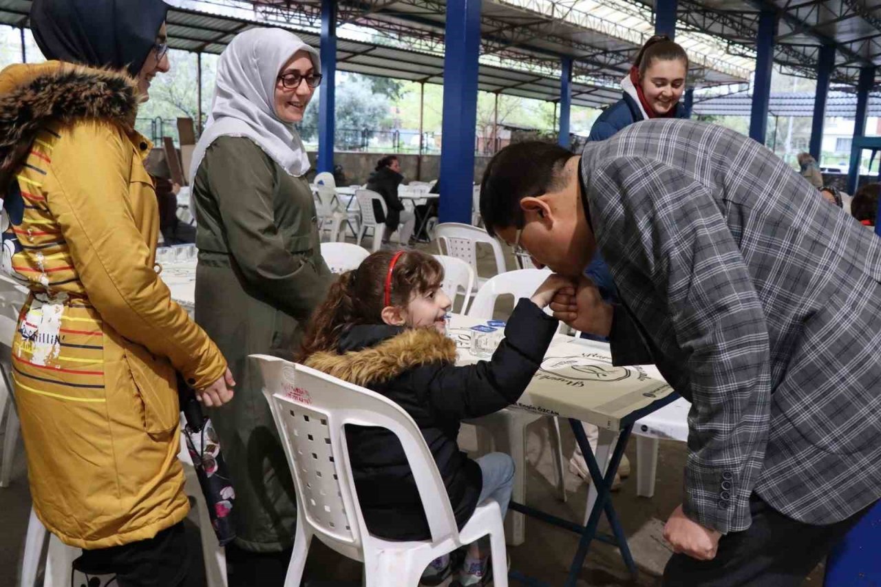 Nazilli aynı sofrada buluşmaya devam ediyor