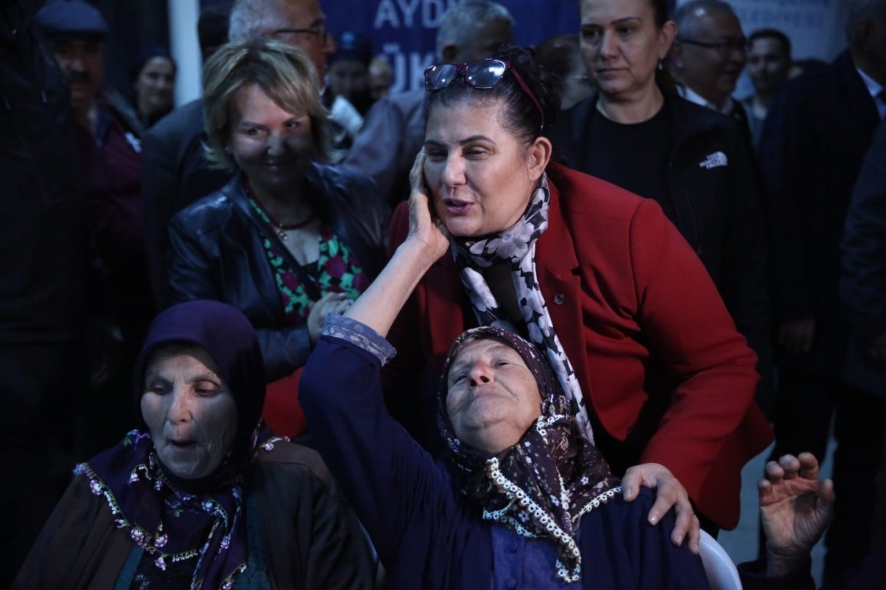 Büyükşehir, vatandaşları iftar sofralarında buluşturmaya devam ediyor