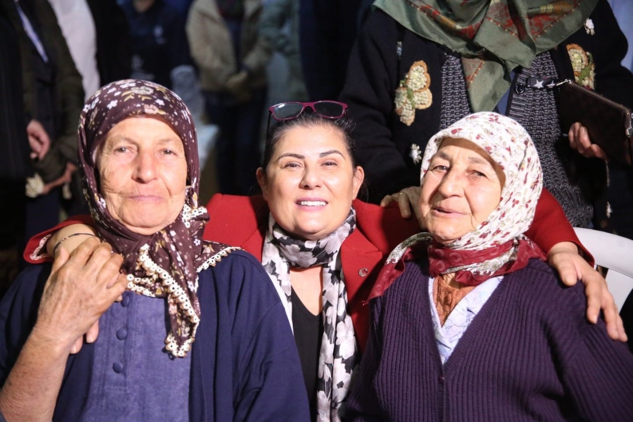 Büyükşehir, vatandaşları iftar sofralarında buluşturmaya devam ediyor