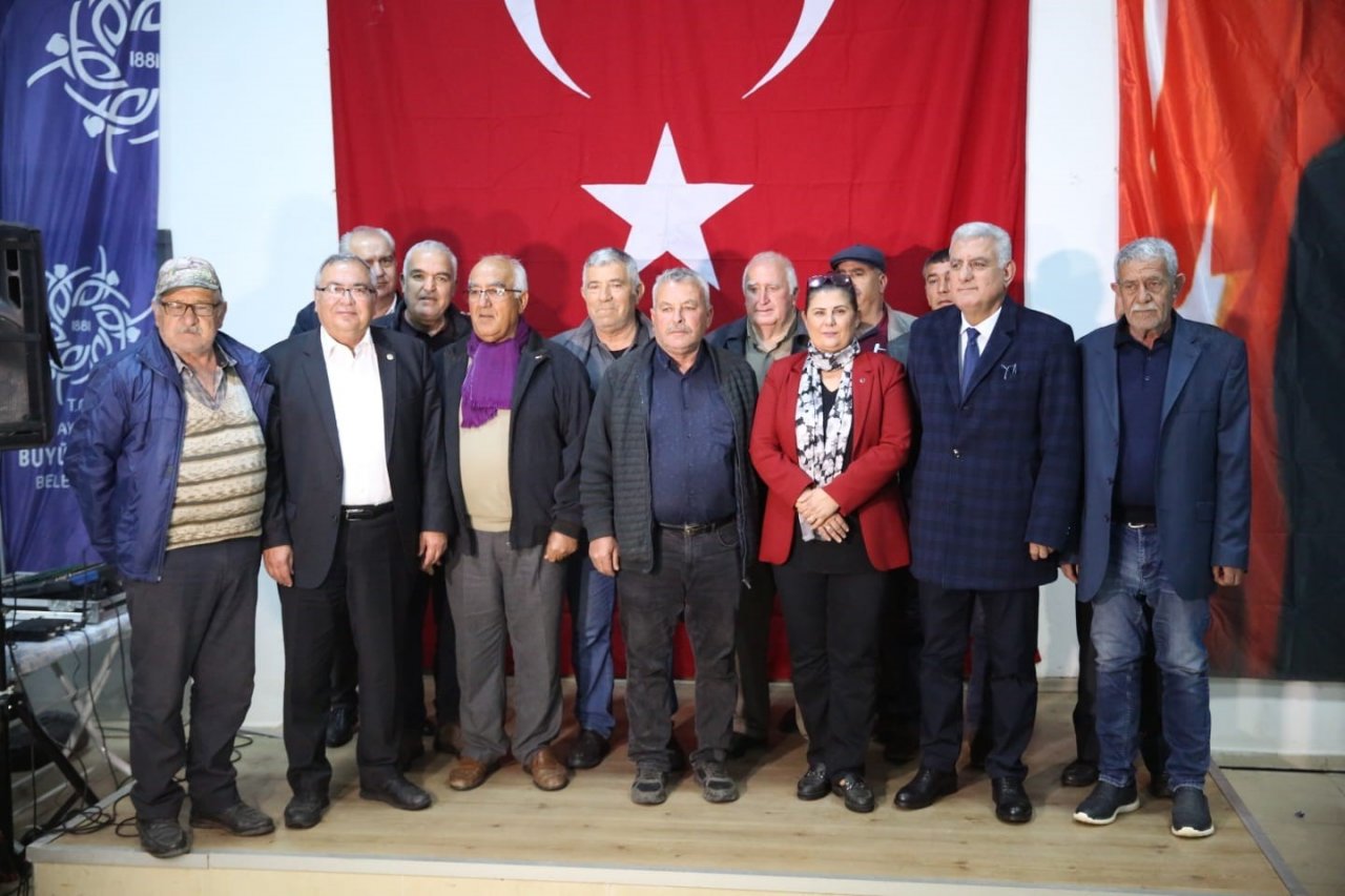 Büyükşehir, vatandaşları iftar sofralarında buluşturmaya devam ediyor