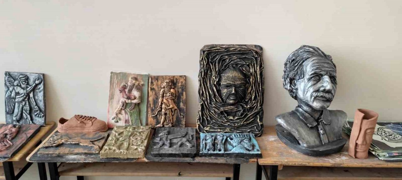 Batman’da lise öğrencilerinin kil topraktan yaptığı eserler ünlü sanatçıların eserlerini aratmıyor