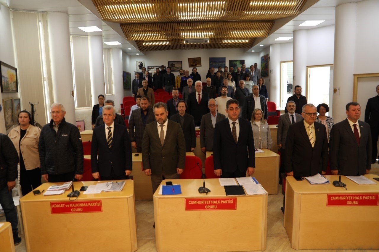 Burhaniye Belediye Meclisi’nde 2022 faaliyet raporu onaylandı