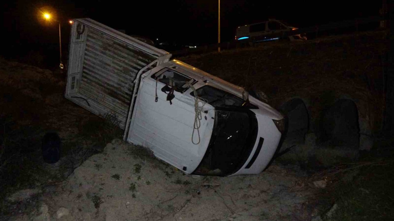 Kontrolden çıkan araç şarampole yuvarlandı: 1 yaralı