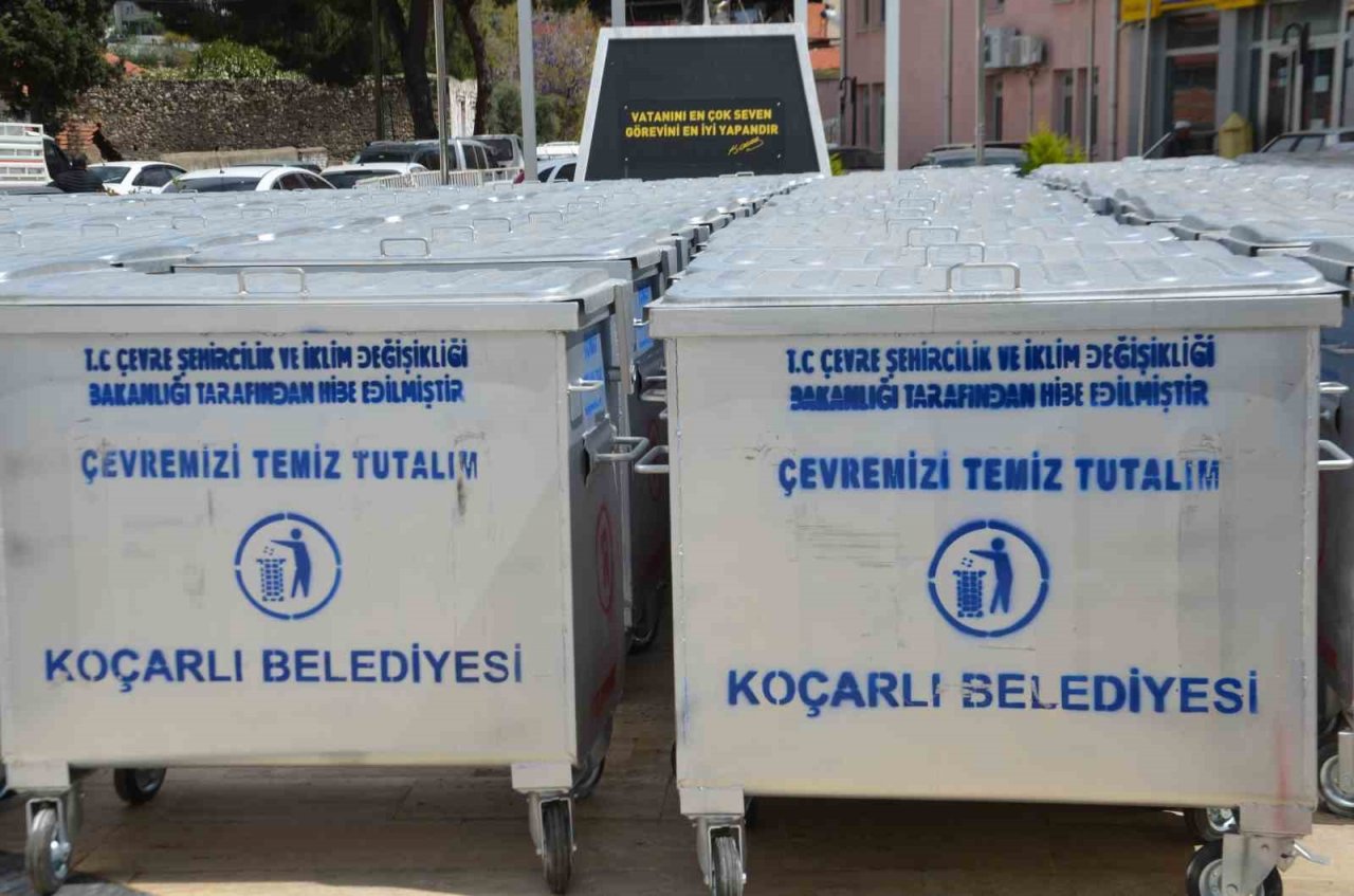 Koçarlı Belediyesi’ne 535 adet çöp konteyneri hibe edildi
