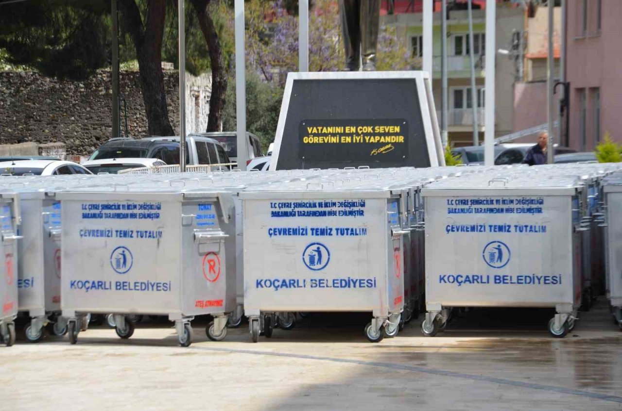 Koçarlı Belediyesi’ne 535 adet çöp konteyneri hibe edildi