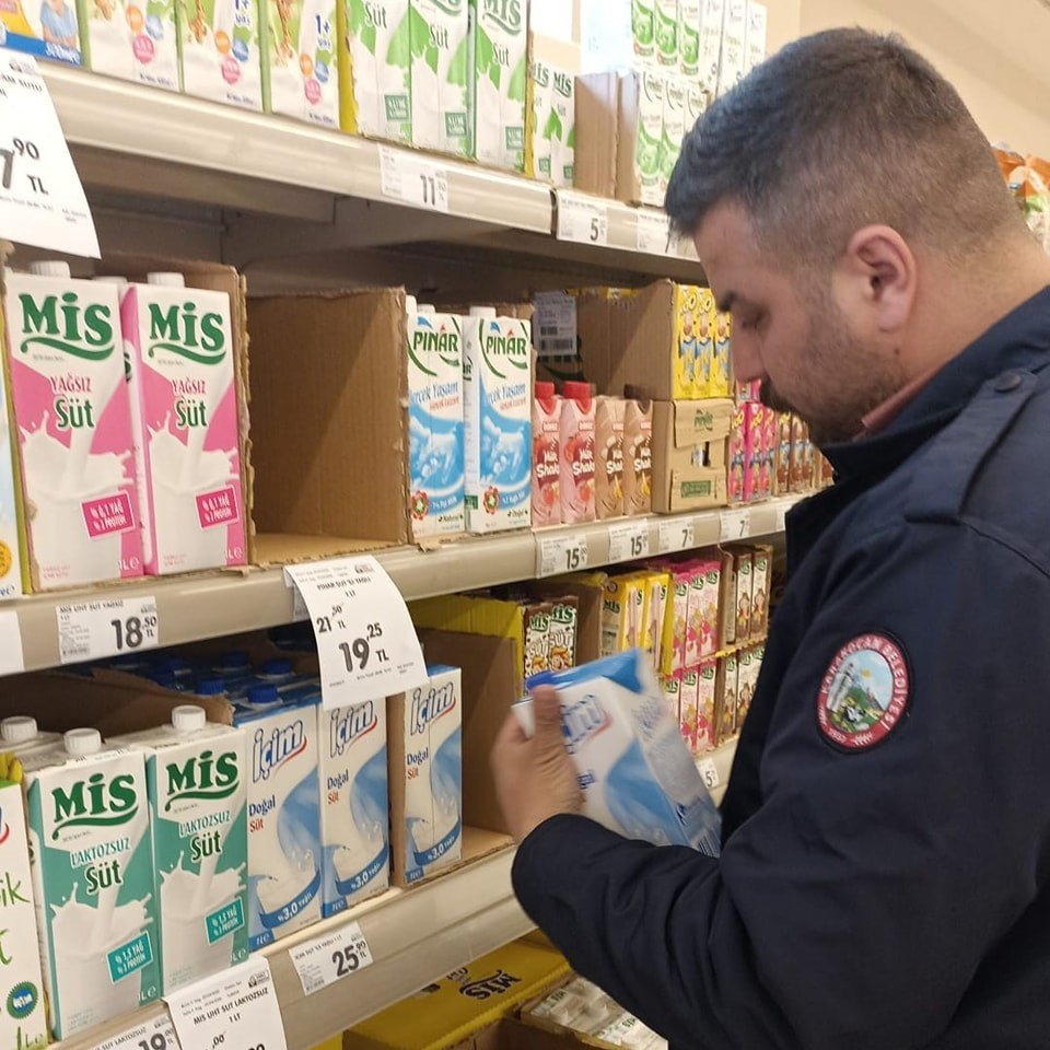 Zabıta ekiplerinden market denetimi