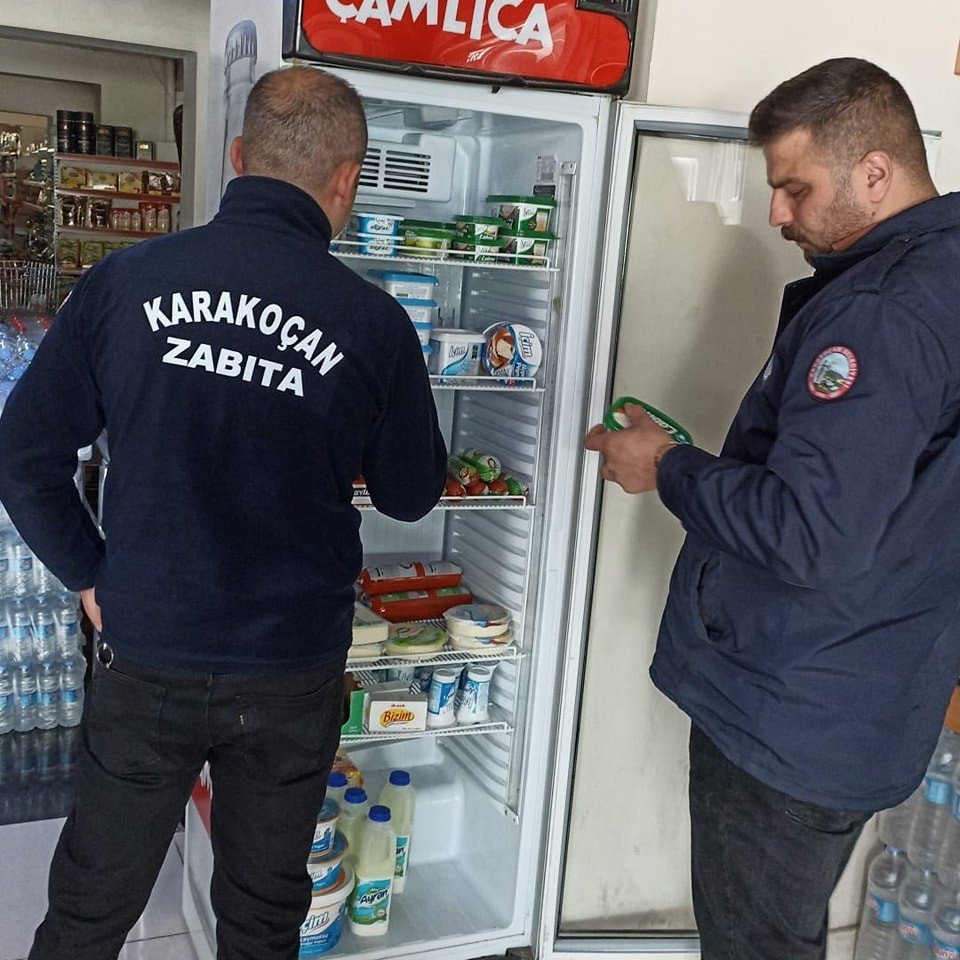 Zabıta ekiplerinden market denetimi