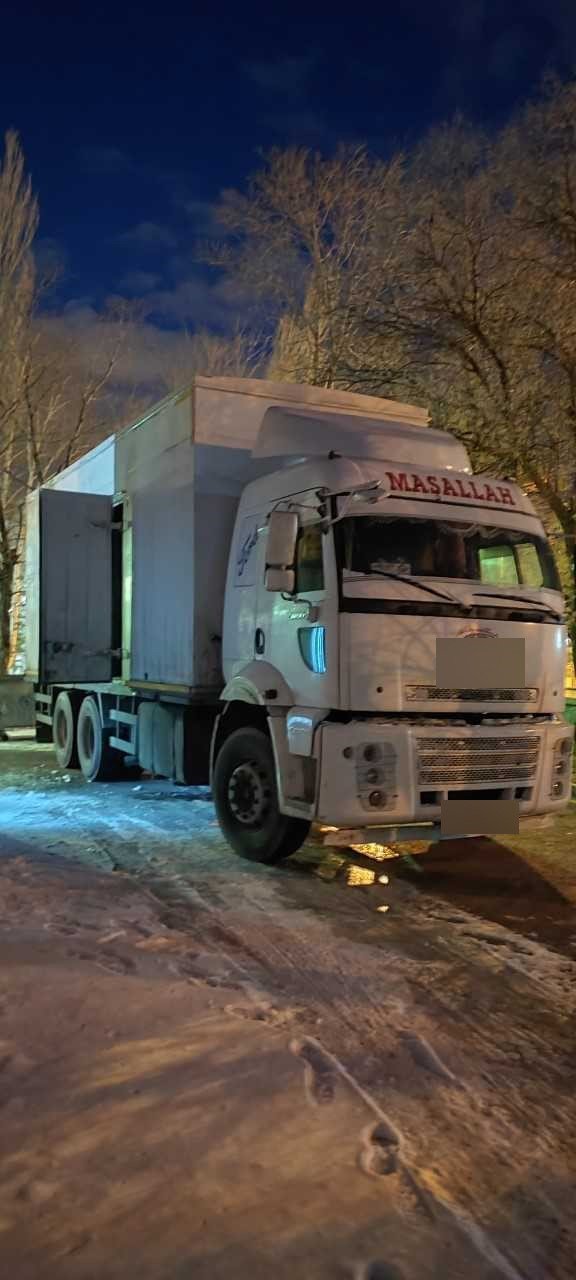 Kargo aracının kasasında 41 düzensiz göçmen yakalandı