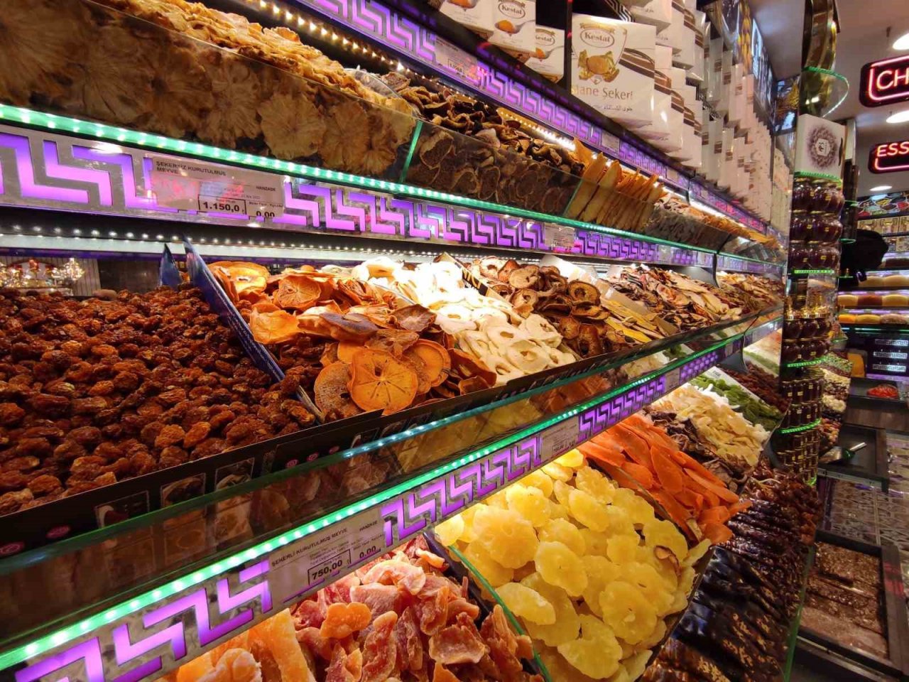 Ramazan’ın başında hurmaya olan talep yerini şekerlemelere bıraktı