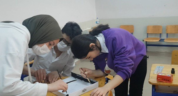 Hisarcık’ta lise öğrencileri projeksiyon makinesi yaptılar