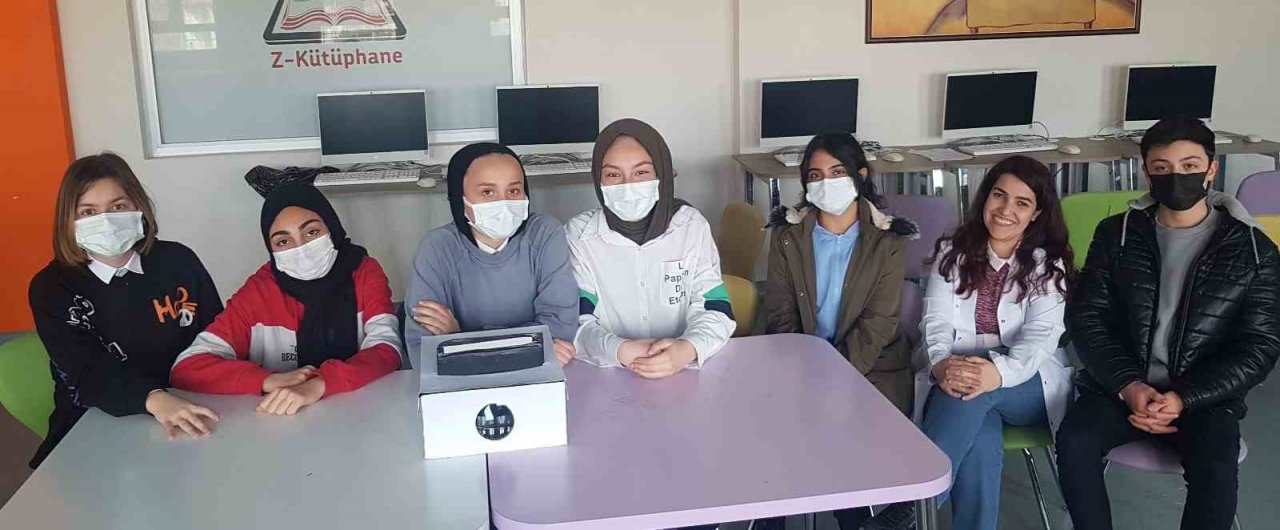 Hisarcık’ta lise öğrencileri projeksiyon makinesi yaptılar