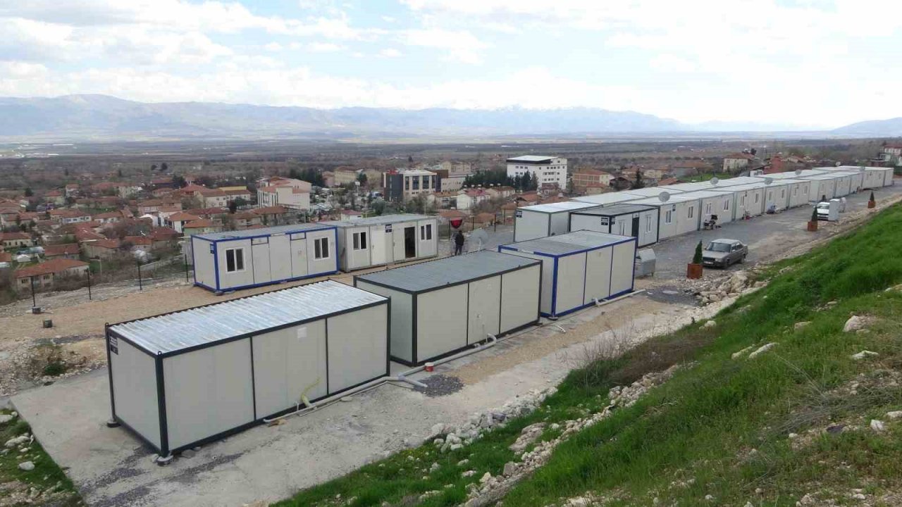 Depremde etkilenen Malatya’da köy evlerinin inşasına başlandı