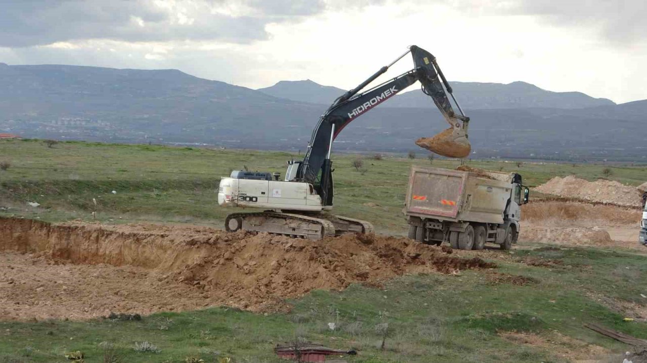 Depremde etkilenen Malatya’da köy evlerinin inşasına başlandı