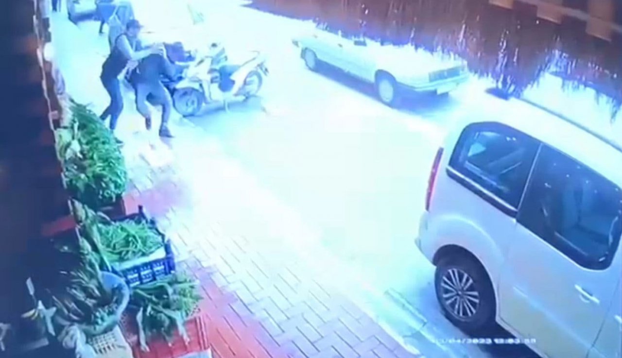 Kız kardeşinin kaçtığı kişiyi buldu, sokak ortasında darbetti