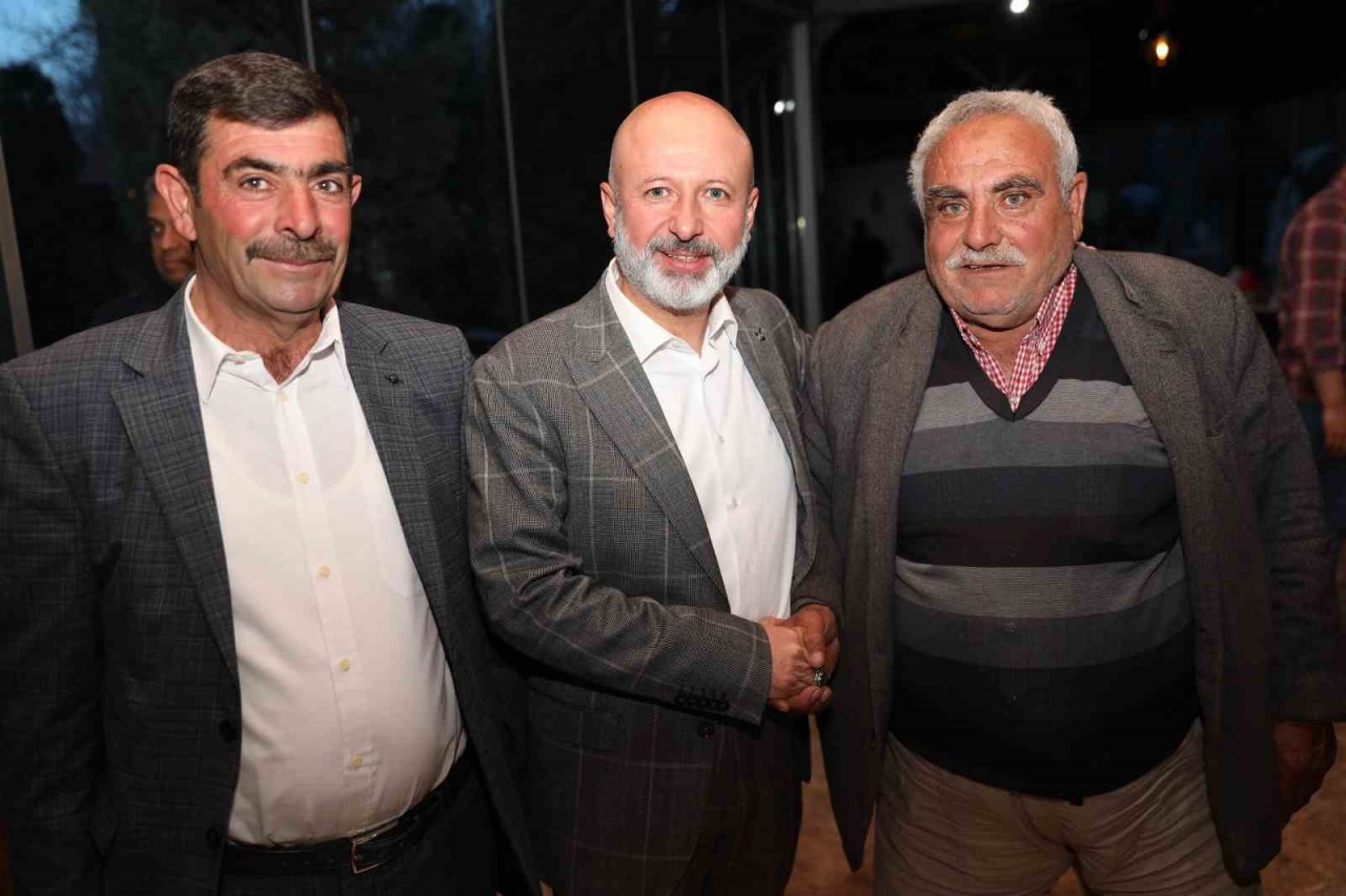 Başkan Çolakbayrakdar, iftarda muhtarlarla bir araya geldi