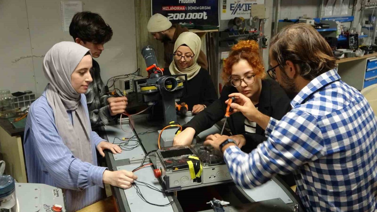 KTÜ-Ortahisar Creatiny RoboTeam Takımı ABD’de düzenlenen yarışmada dünya 2.’si oldu
