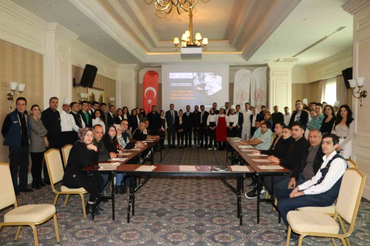 Kültür ve Turizm Bakanlığından Van’daki otel çalışanlarına eğitim