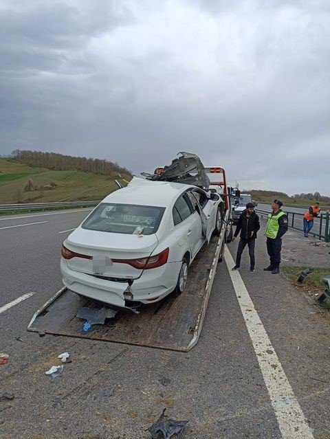 Kuzey Marmara’da feci kaza: Motor, otomobilden ayrılarak yola savruldu