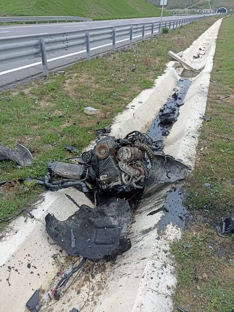 Kuzey Marmara’da feci kaza: Motor, otomobilden ayrılarak yola savruldu
