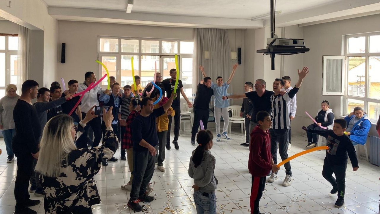 Salihli Beşiktaşlılar Derneği’nden, özel çocuklara özel etkinlik