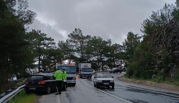 Marmaris’te yağış kazaya neden oldu