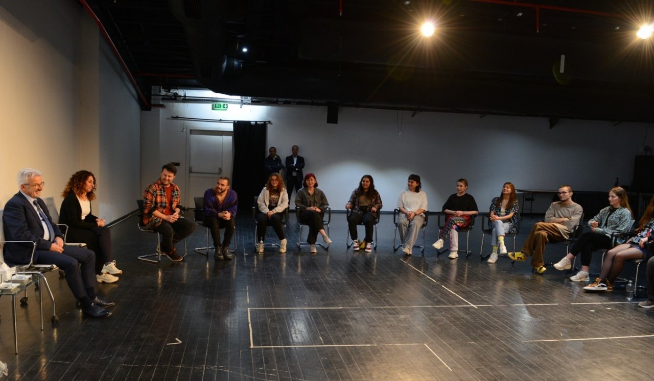 Nilüfer Gençlik Tiyatrosu’nda yeni oyun için çalışmalar başladı