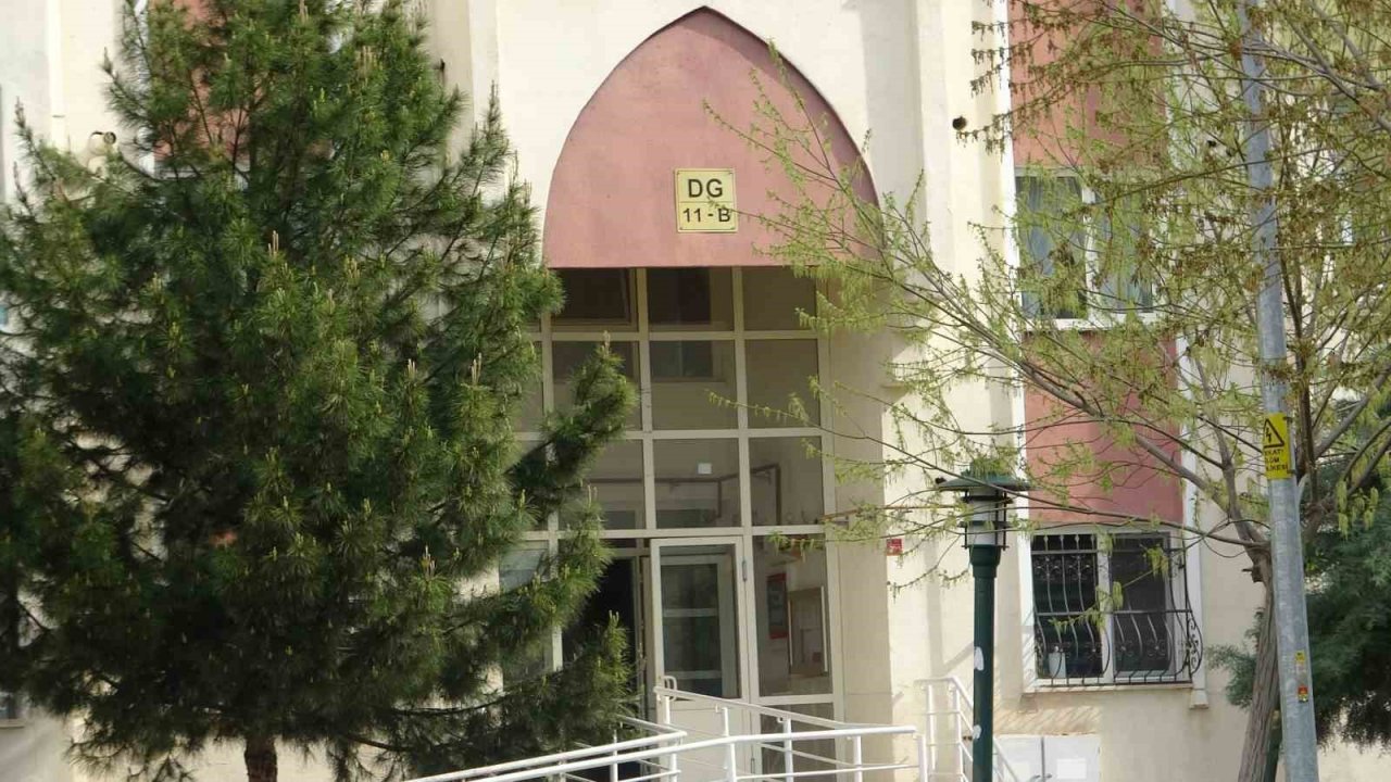 Çevreyi kollayan adam, çocuğa hırsızlık yaptırdı