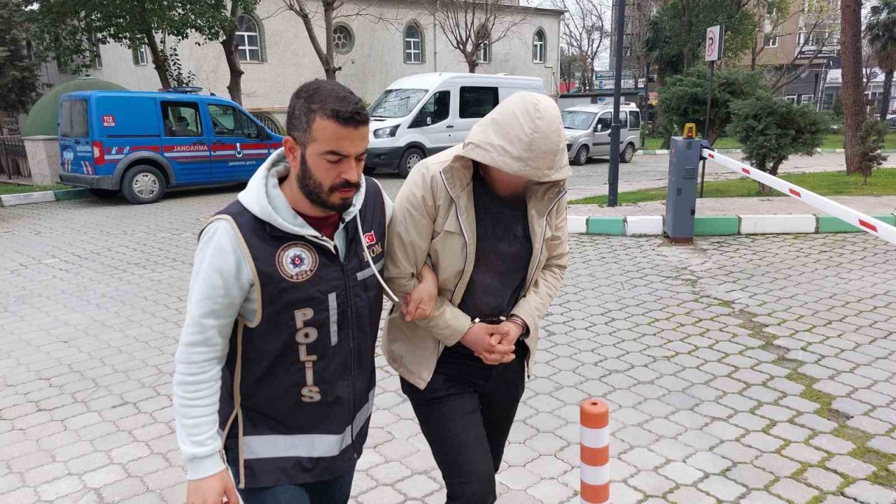 Samsun’da internetteki sitelerden sahte parayla alışveriş yapan 2 kişi yakalandı