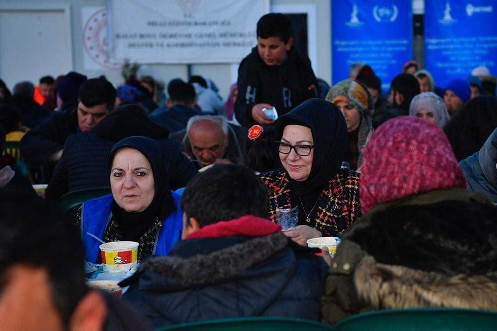 Sancaktepe Belediyesi iftar sofrasını deprem bölgesinde de kurdu