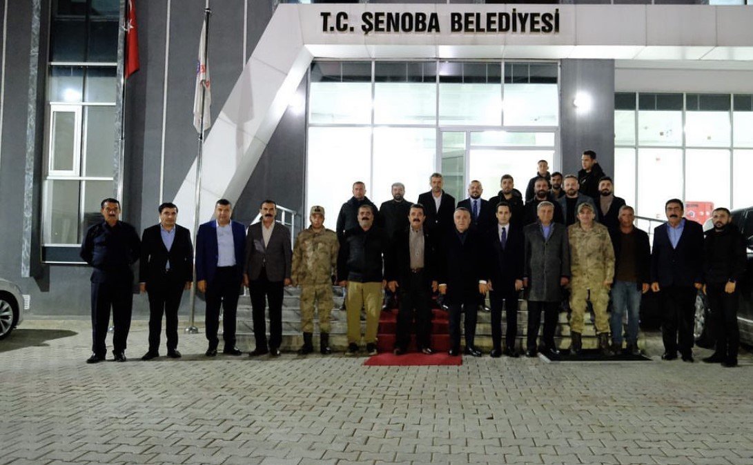 Vali Bilgin, ilçede vatandaşlarla iftarını açtı