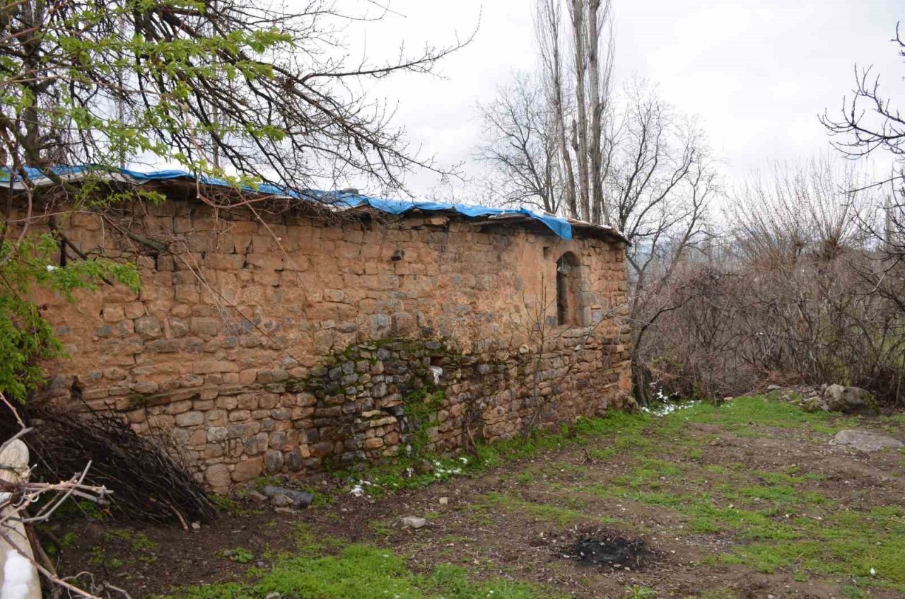 200 yıllık evden bir mahalle çıktı