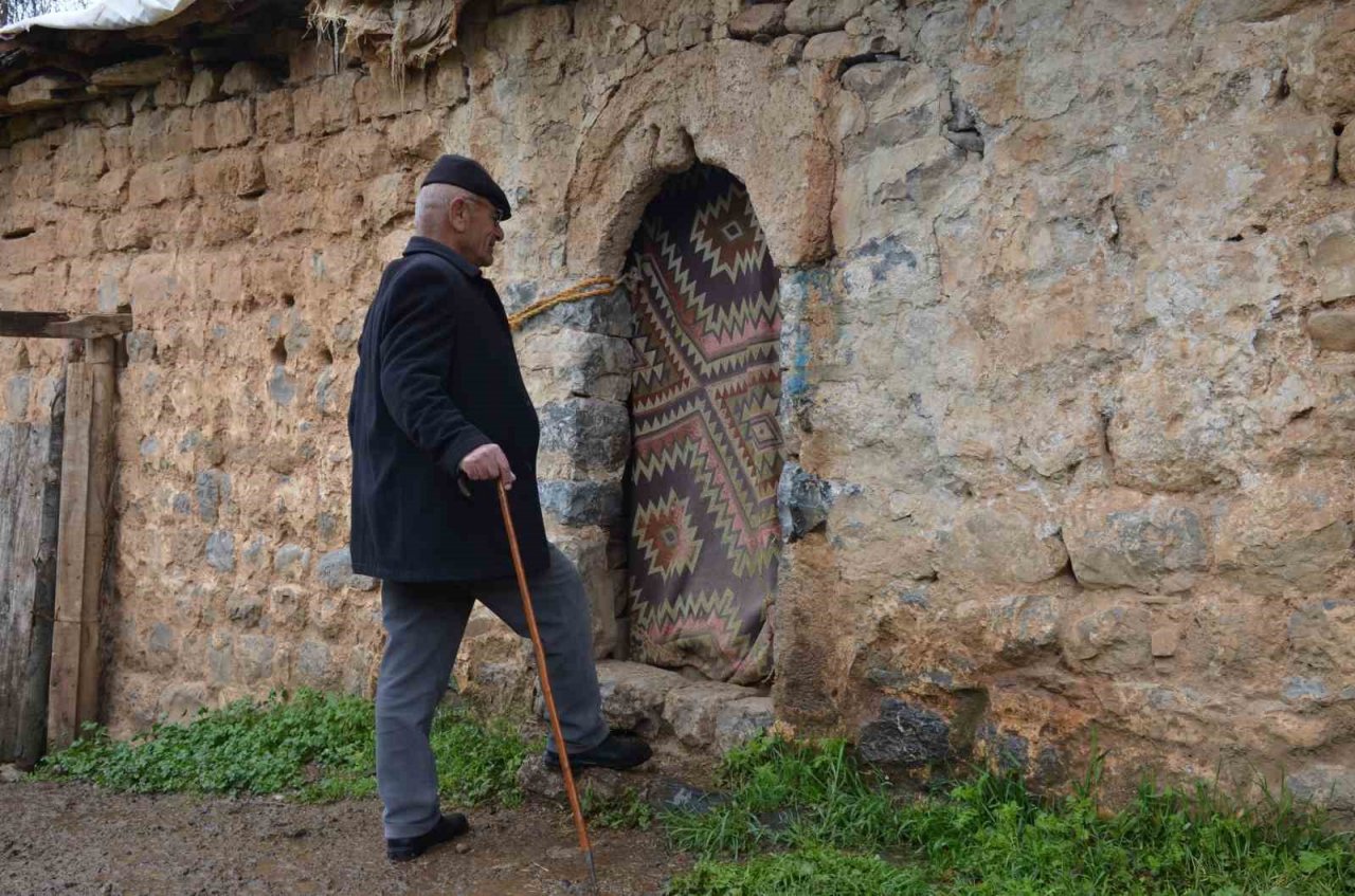 200 yıllık evden bir mahalle çıktı