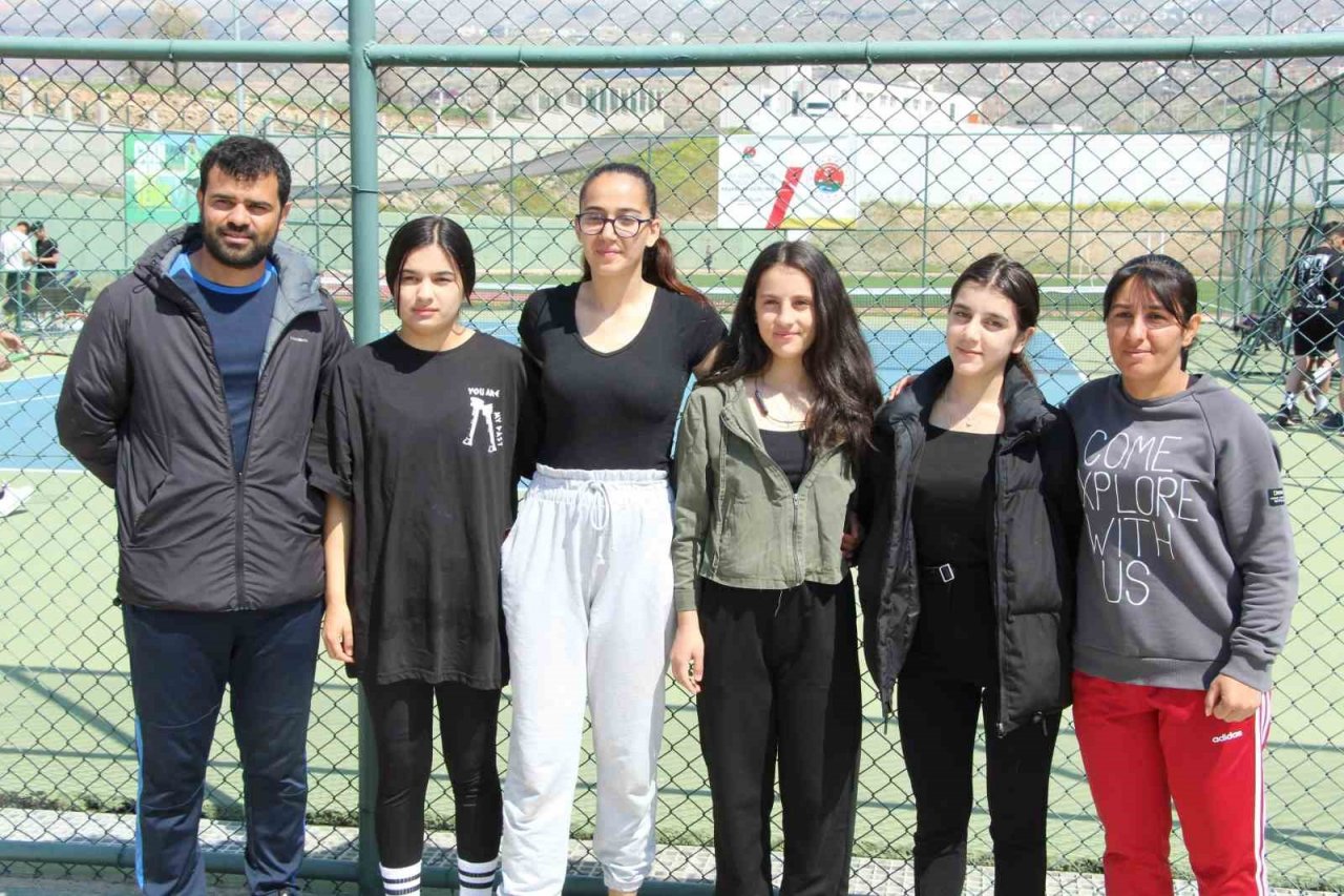 Şırnak’ta 12 ilden 145 sporcunun katıldığı tenis müsabakaları sona erdi