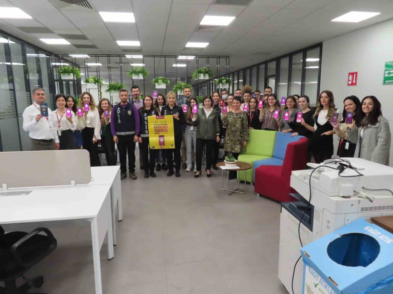 Vestel ve Manisa İl Emniyet Müdürlüğü’den kadına şiddete karşı iş birliği