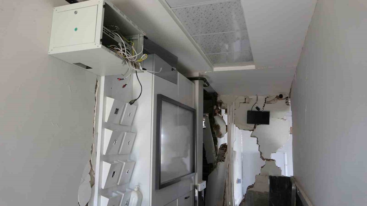 Deprem bölgesinde terk edilen evlere hırsızlar dadandı