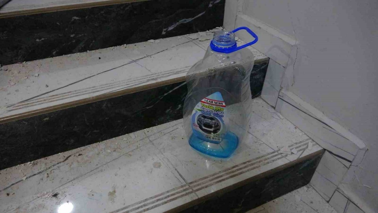 Deprem bölgesinde terk edilen evlere hırsızlar dadandı